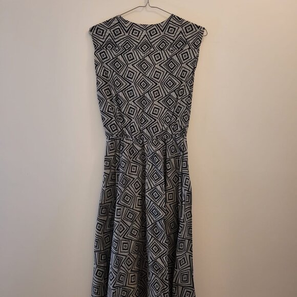 Zikger Dress/ Knee-Length/ Geometric Print/ A-Line/ Size S (fits larger) - Picture 9 of 9